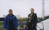 Денис Ларченков с женой и ребенком